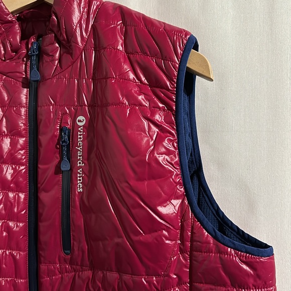 Women’s Vineyard Vines Fuschia Vest with Navy Accents XL - Picture 3 of 4